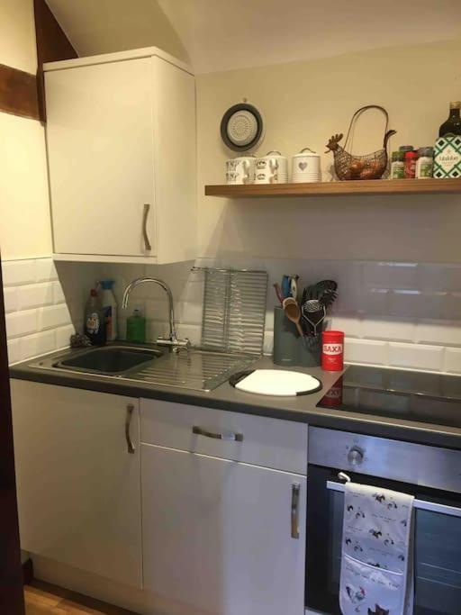 Milton Abbas The Grooms Loft Self Contained Apartment מראה חיצוני תמונה