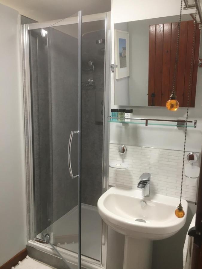 Milton Abbas The Grooms Loft Self Contained Apartment מראה חיצוני תמונה