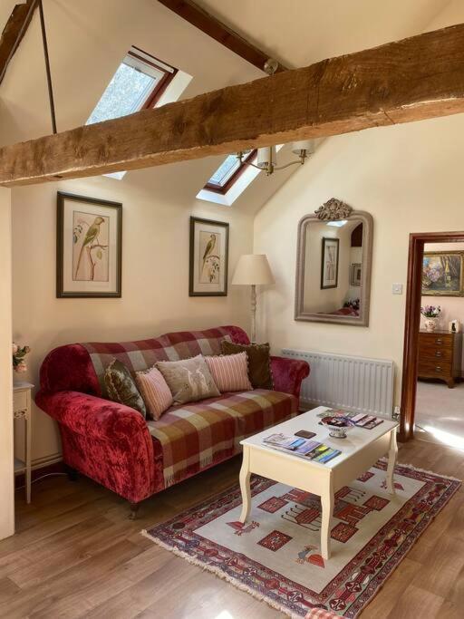 Milton Abbas The Grooms Loft Self Contained Apartment מראה חיצוני תמונה